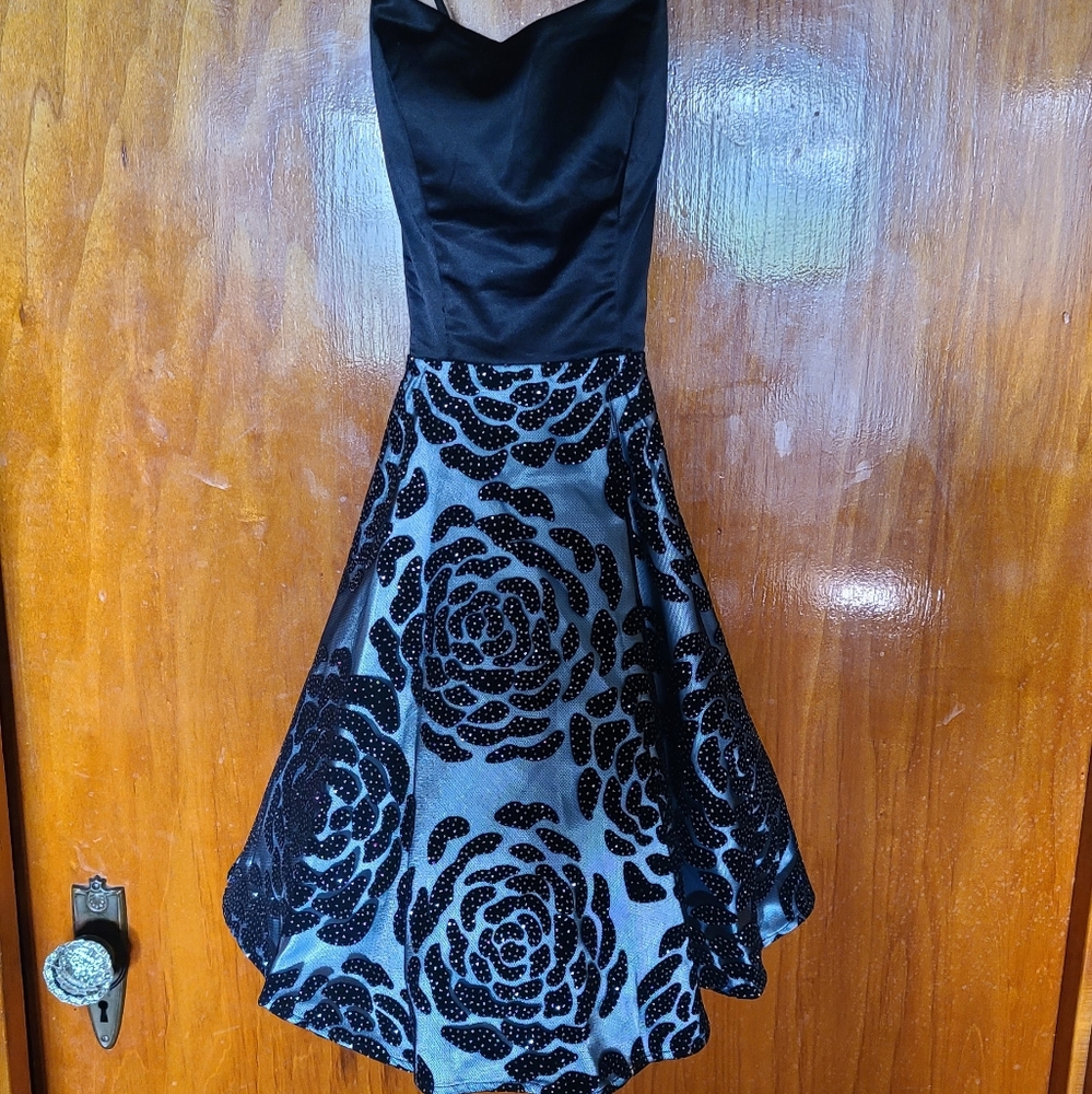City Studio Formal Dress, Corset-Back Size 0, Blue & Black